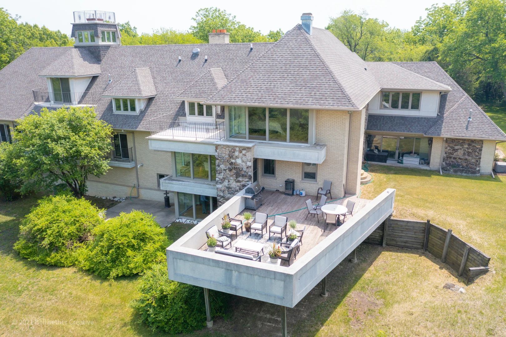 4011 Valley View Road Crystal Lake, IL 60012 - Photo 3 of 52