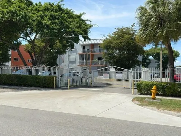 $1,675 | 11301 Southwest 200th Street, Unit 104A, Miami, FL 33157