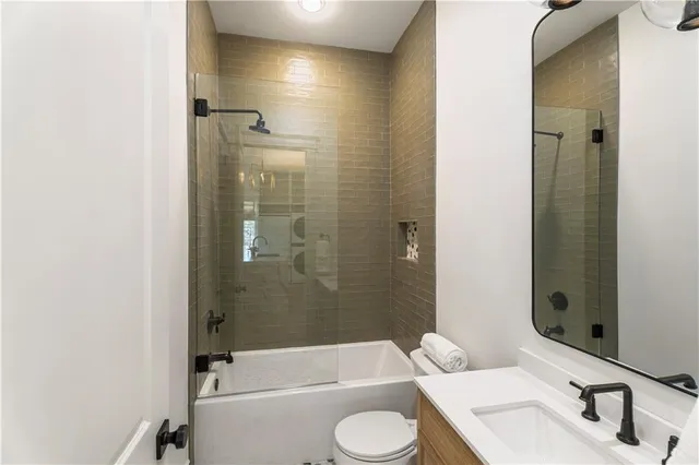 $3,900 | 8027 St Charles Avenue, New Orleans, LA 70118