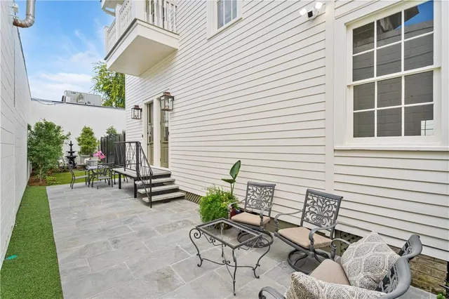 $3,900 | 8027 St Charles Avenue, New Orleans, LA 70118