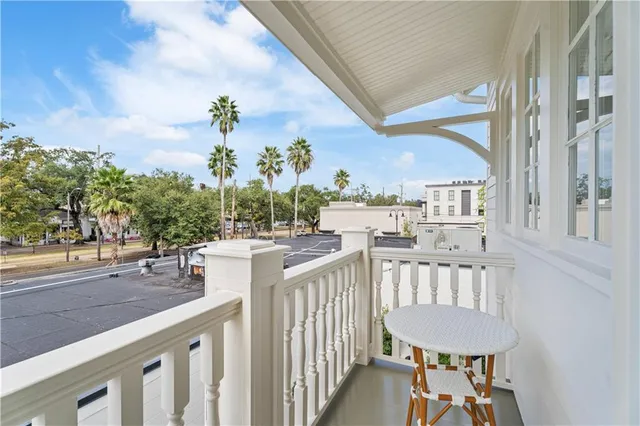 $3,900 | 8027 St Charles Avenue, New Orleans, LA 70118