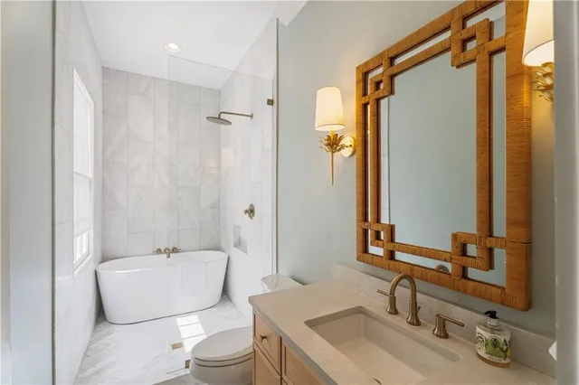 $3,900 | 8027 St Charles Avenue, New Orleans, LA 70118