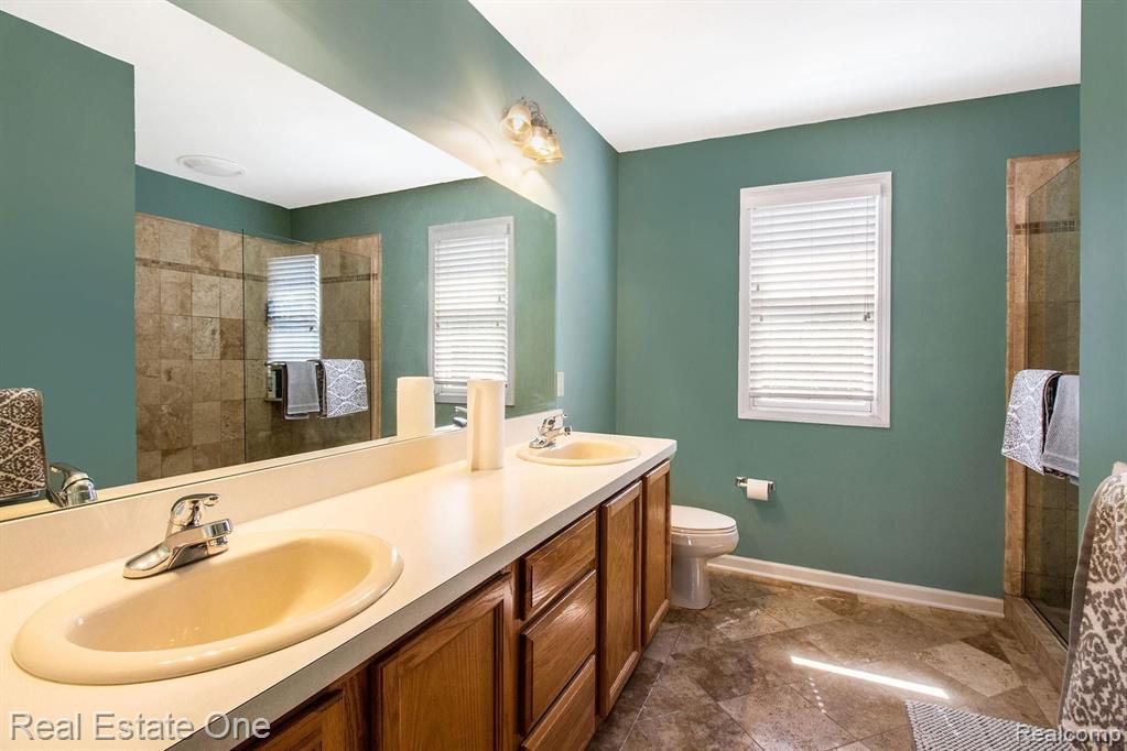 20877 Gill Road Farmington Hills, MI 48335 - Photo 26 of 32