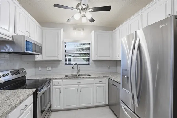 $2,000 | 5845 Water Ridge Drive, Arlington, TX 76016
