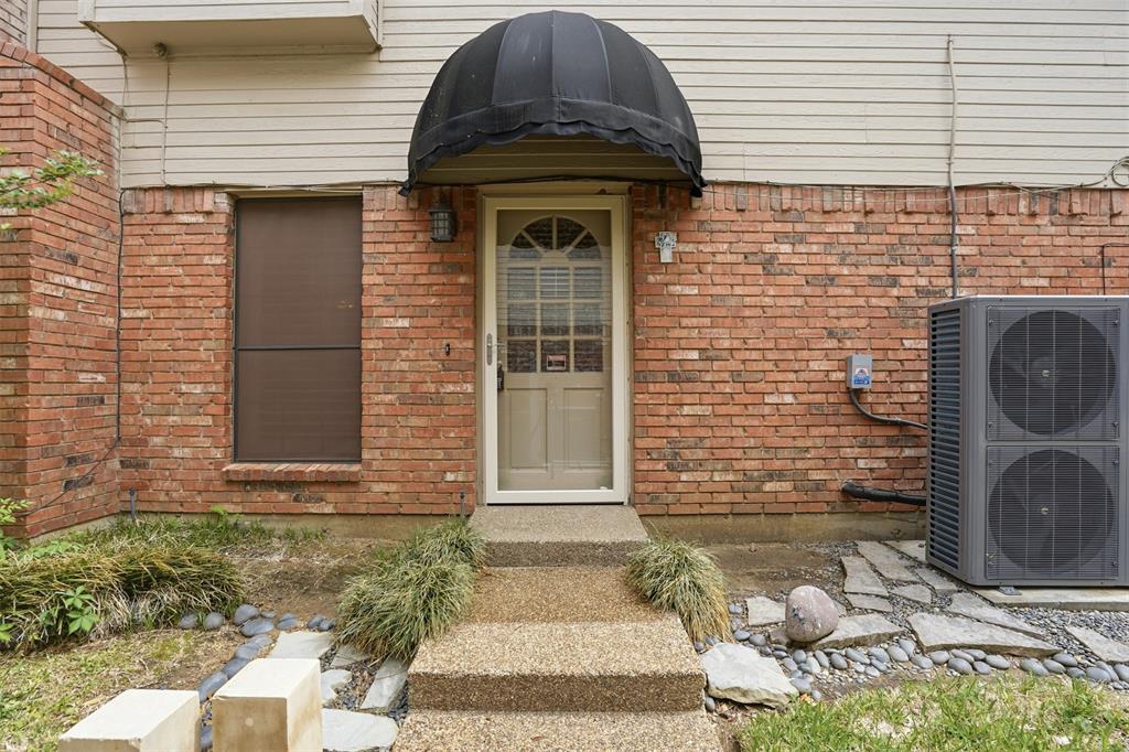 5845 Water Ridge Drive Arlington, TX 76016 - Photo 2 of 28