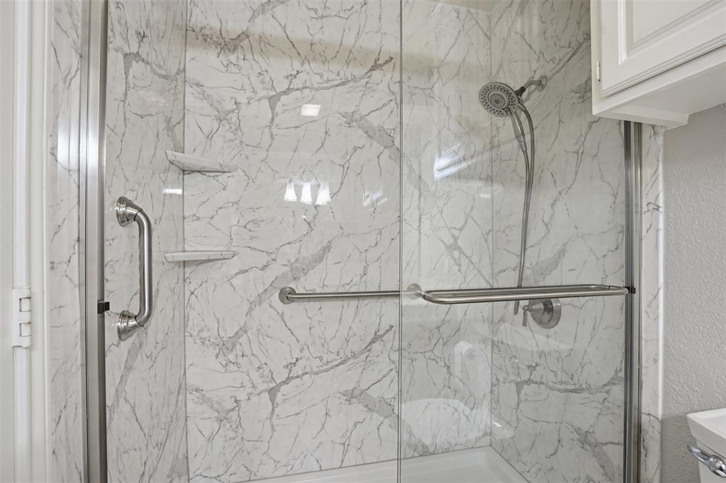 5845 Water Ridge Drive Arlington, TX 76016 - Photo 6 of 28