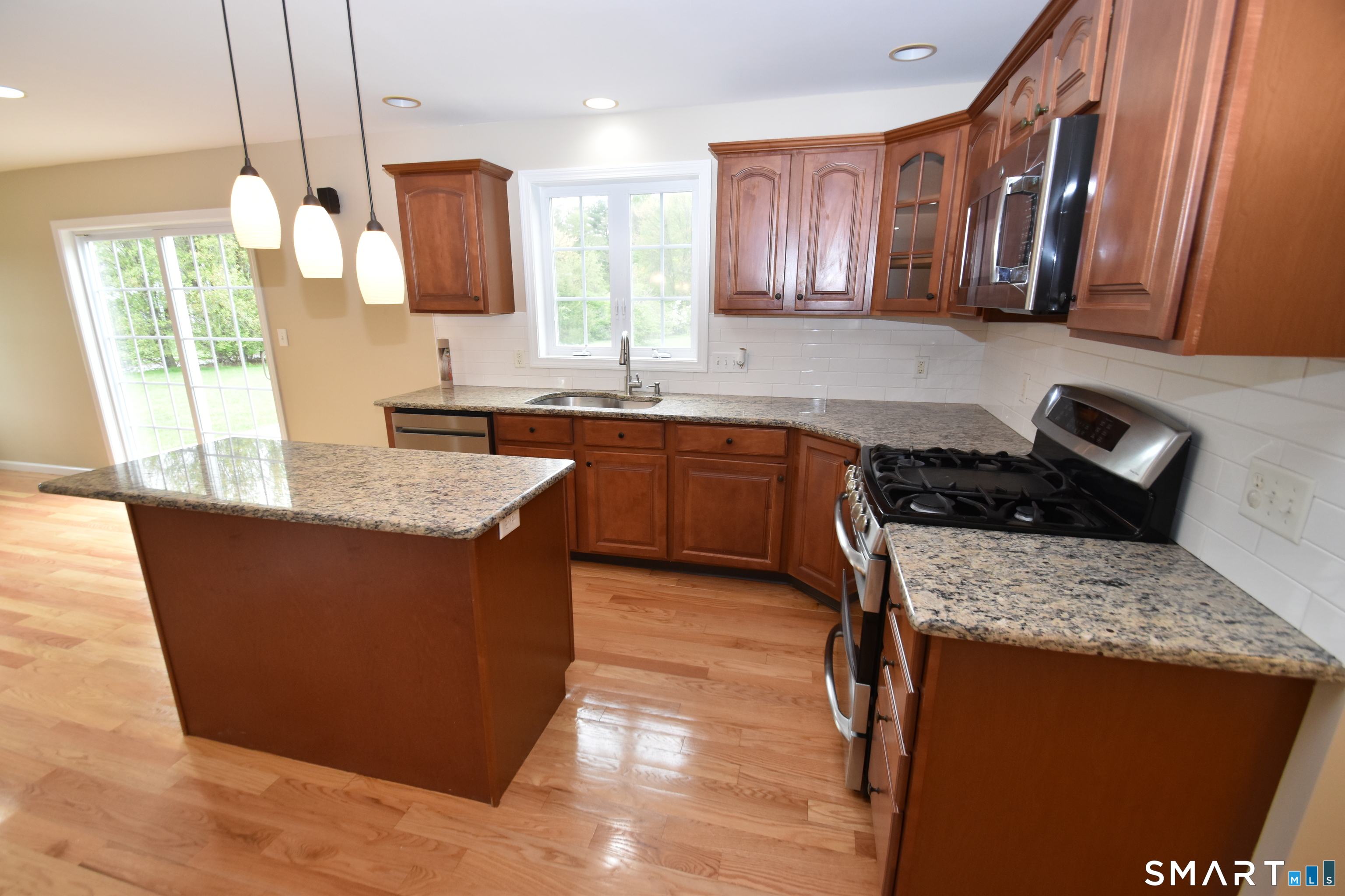 1 Morello Circle Windsor, CT 06095 - Photo 3 of 28