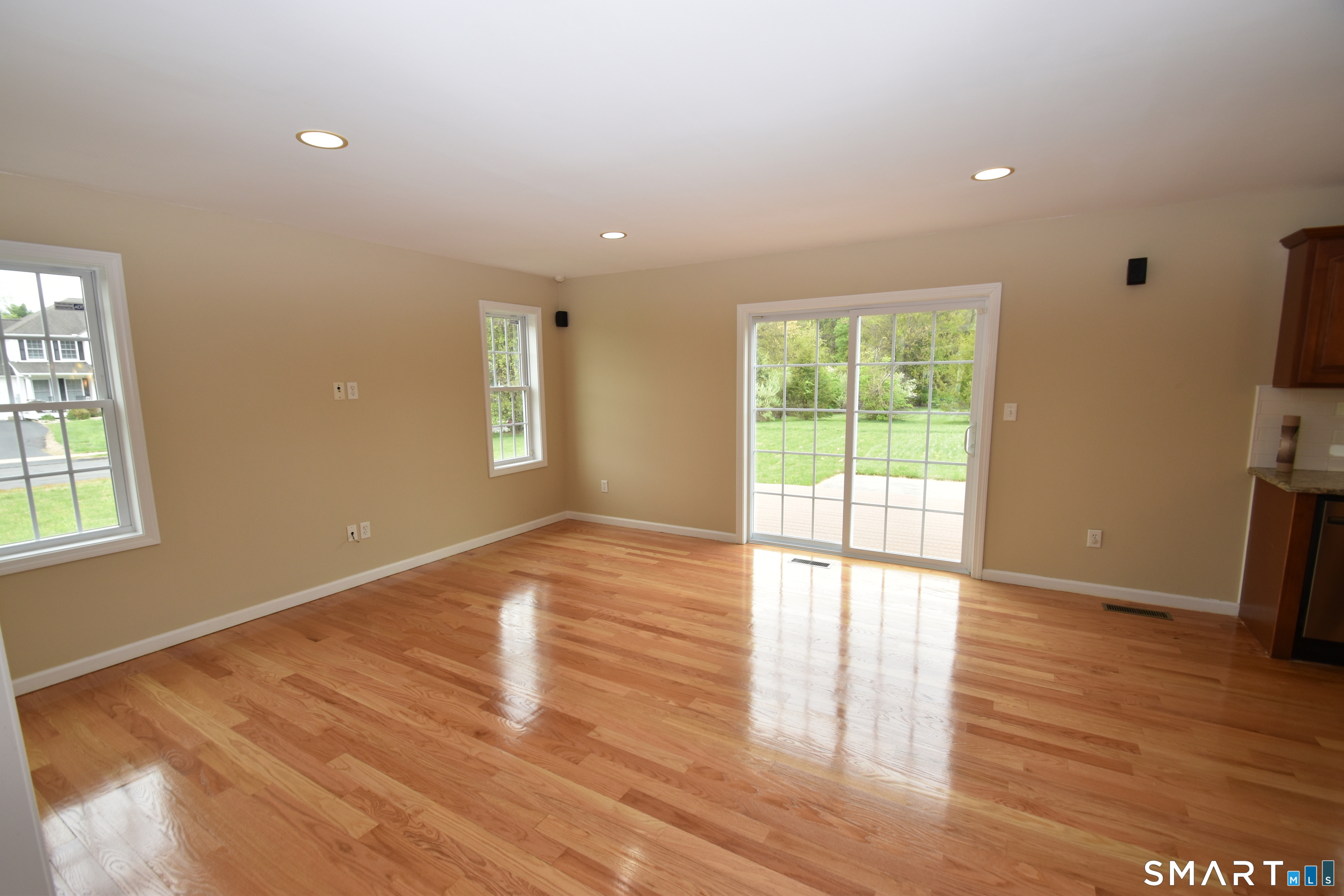 1 Morello Circle Windsor, CT 06095 - Photo 7 of 28