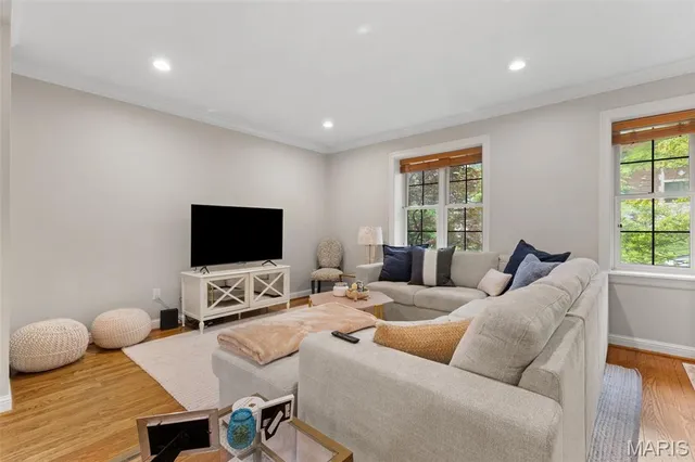 $449,498 | 7520 Buckingham Drive, Unit 1W, St. Louis, MO 63105