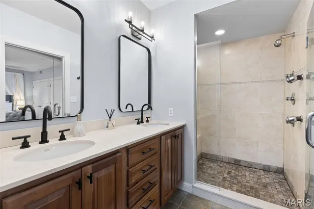 $449,498 | 7520 Buckingham Drive, Unit 1W, St. Louis, MO 63105