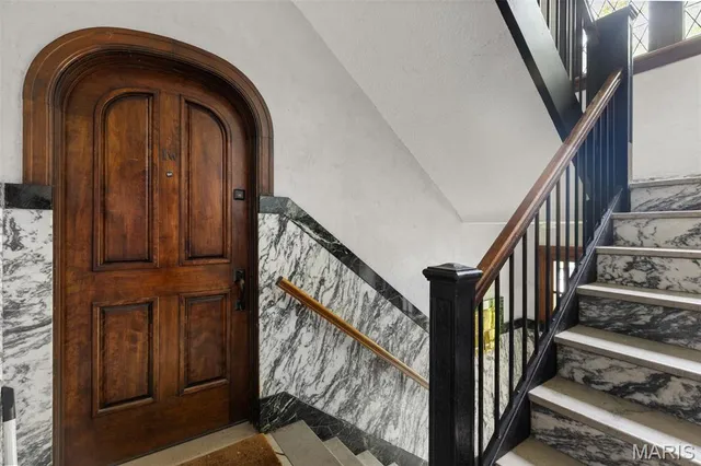 $449,498 | 7520 Buckingham Drive, Unit 1W, St. Louis, MO 63105