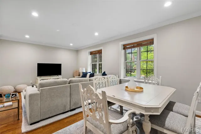 $449,498 | 7520 Buckingham Drive, Unit 1W, St. Louis, MO 63105