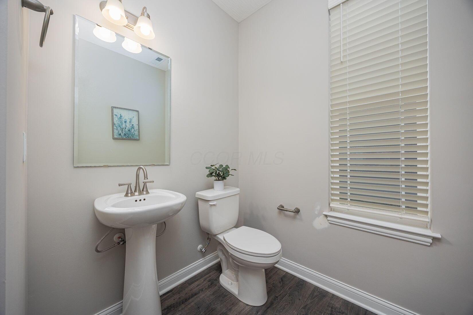798 South Yearling Road Columbus, OH 43213 - Photo 22 of 28 Pictures are of the same model and not the actual property