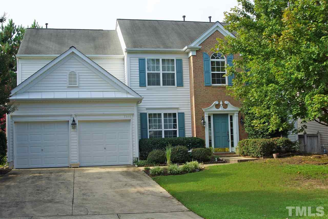 7540 Silver View Lane Raleigh, NC 27613 - Photo 2 of 29 Vinyl and Brick exterior