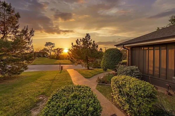 $549,900 | 103 Robin Avenue, Weatherford, TX 76086