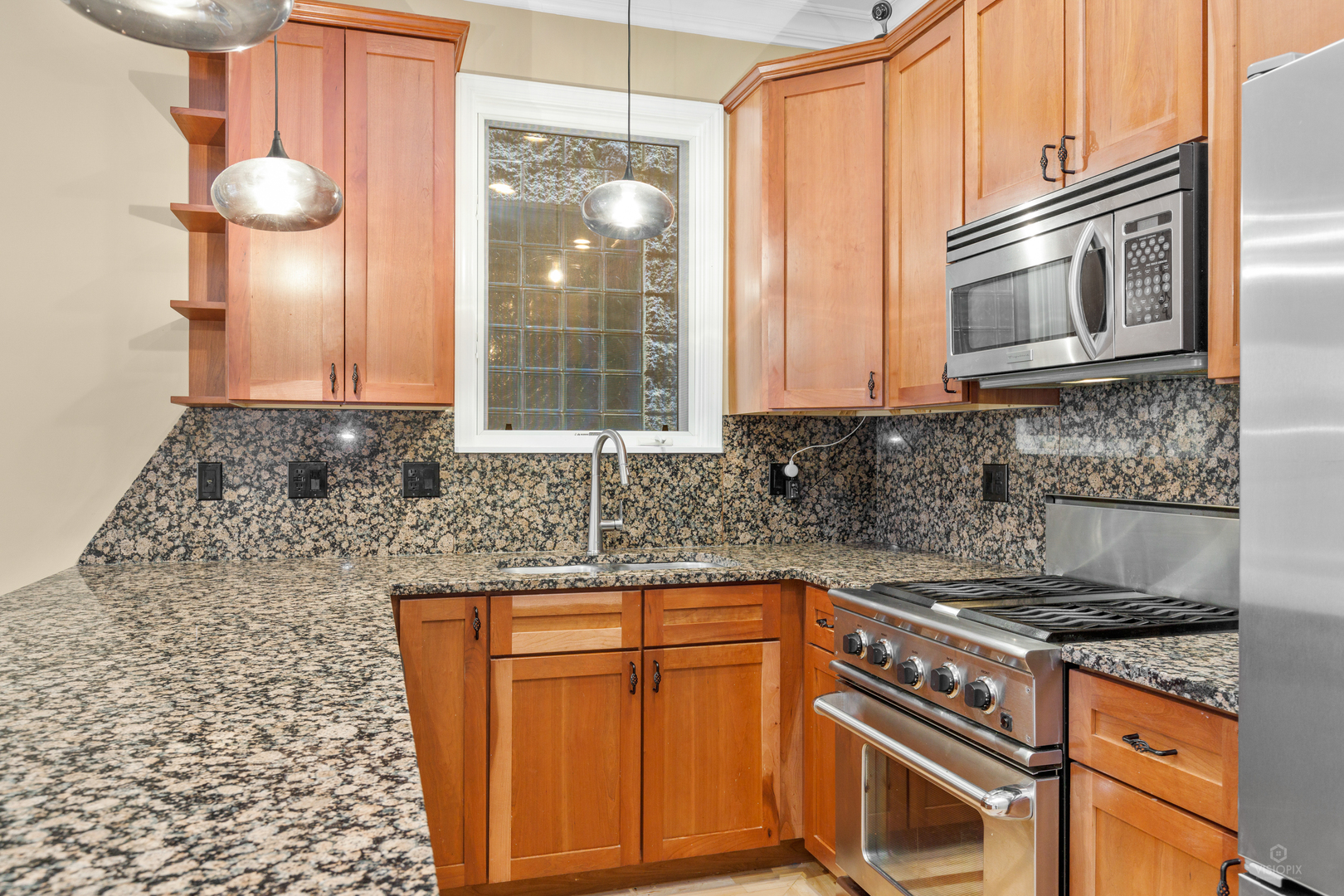 2029 West Rice Street, Unit 2 Chicago, IL 60622 - Photo 11 of 24
