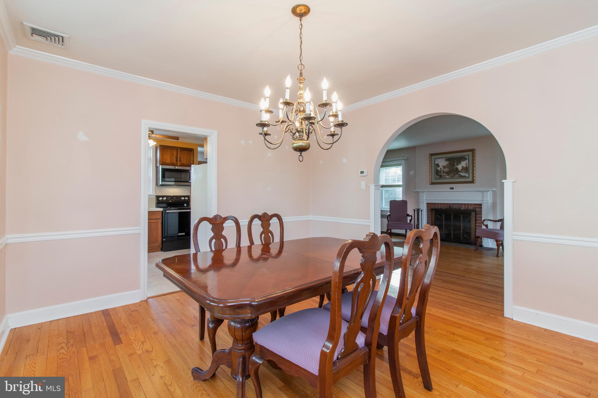 541 Strathmore Road Havertown, PA 19083 - Photo 9 of 35 Chair Rail and Crown Molding