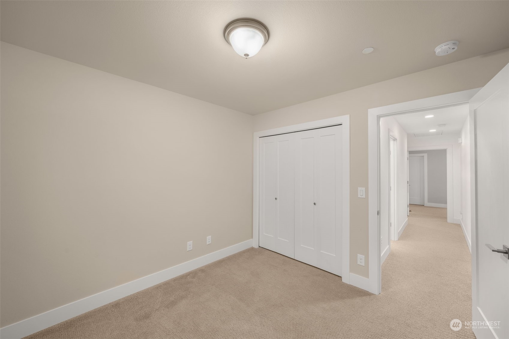 9604 Main Street, Unit B Bothell, WA 98011 - Photo 25 of 34 an empty room with a empty space and a window