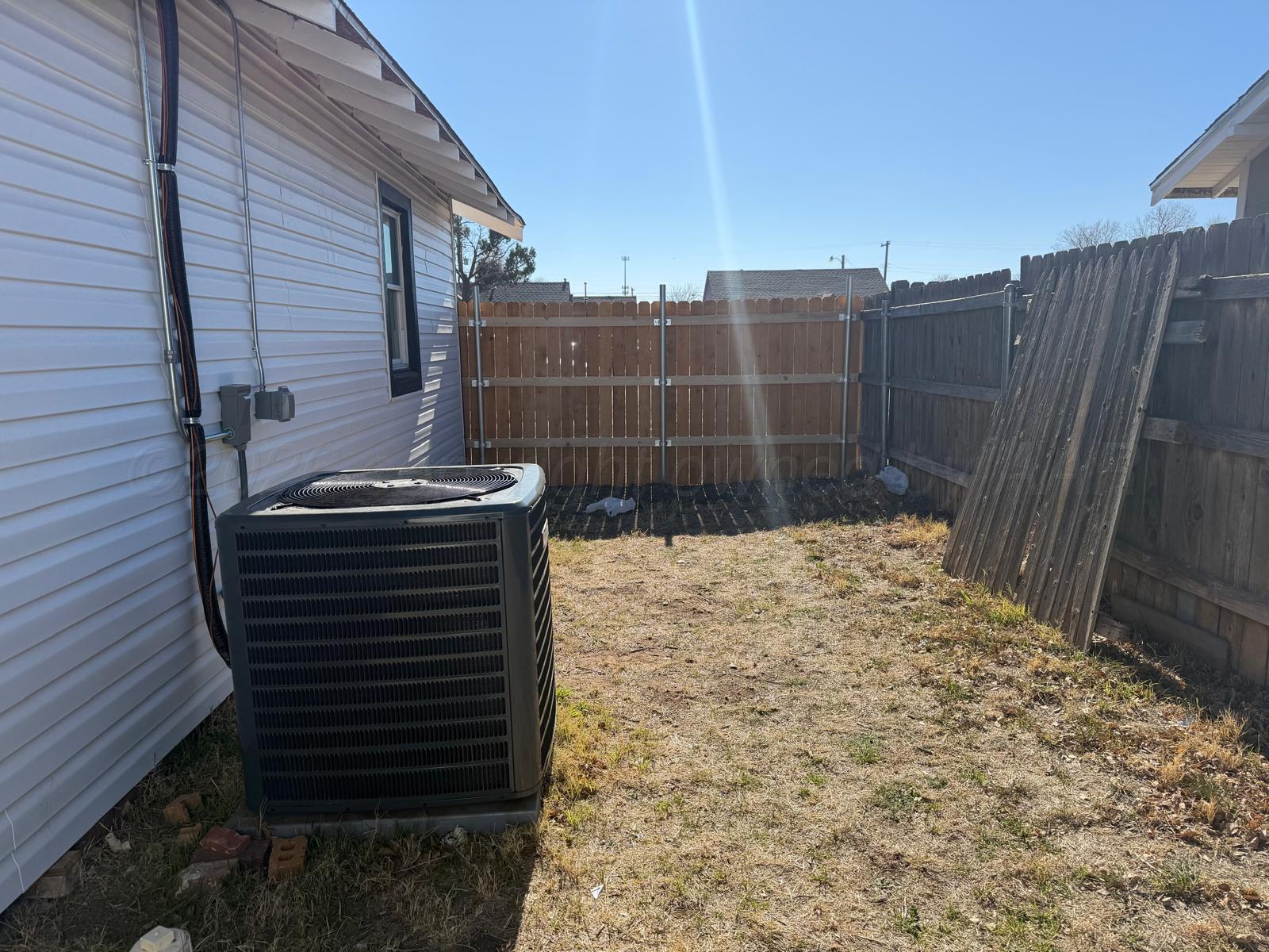 2408 Southwest 4th Avenue Amarillo, TX 79106 - Photo 6 of 7 04