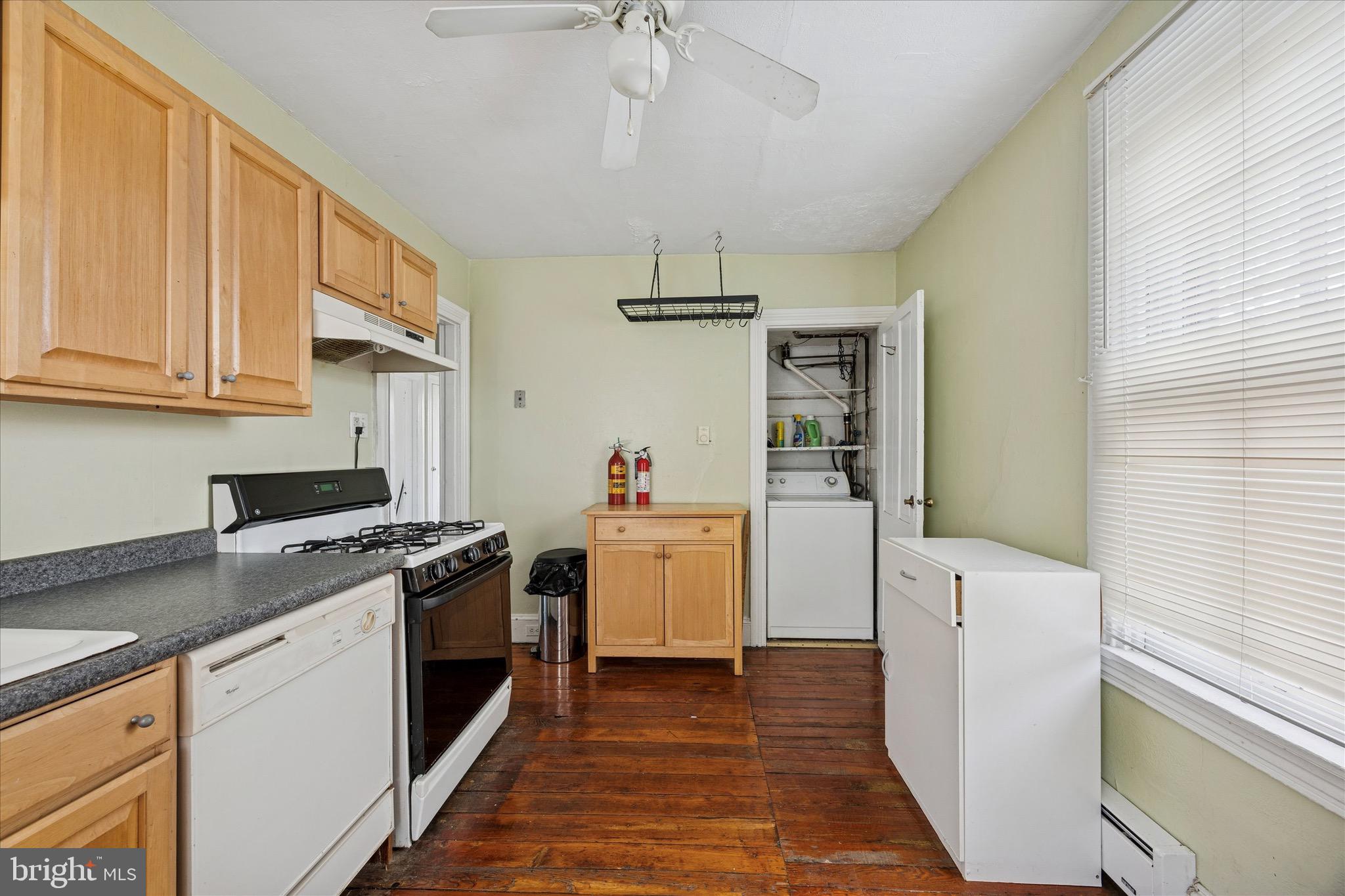 30 West Chester Pike Ridley Park, PA 19078 - Photo 8 of 14 2nd floor Apt
