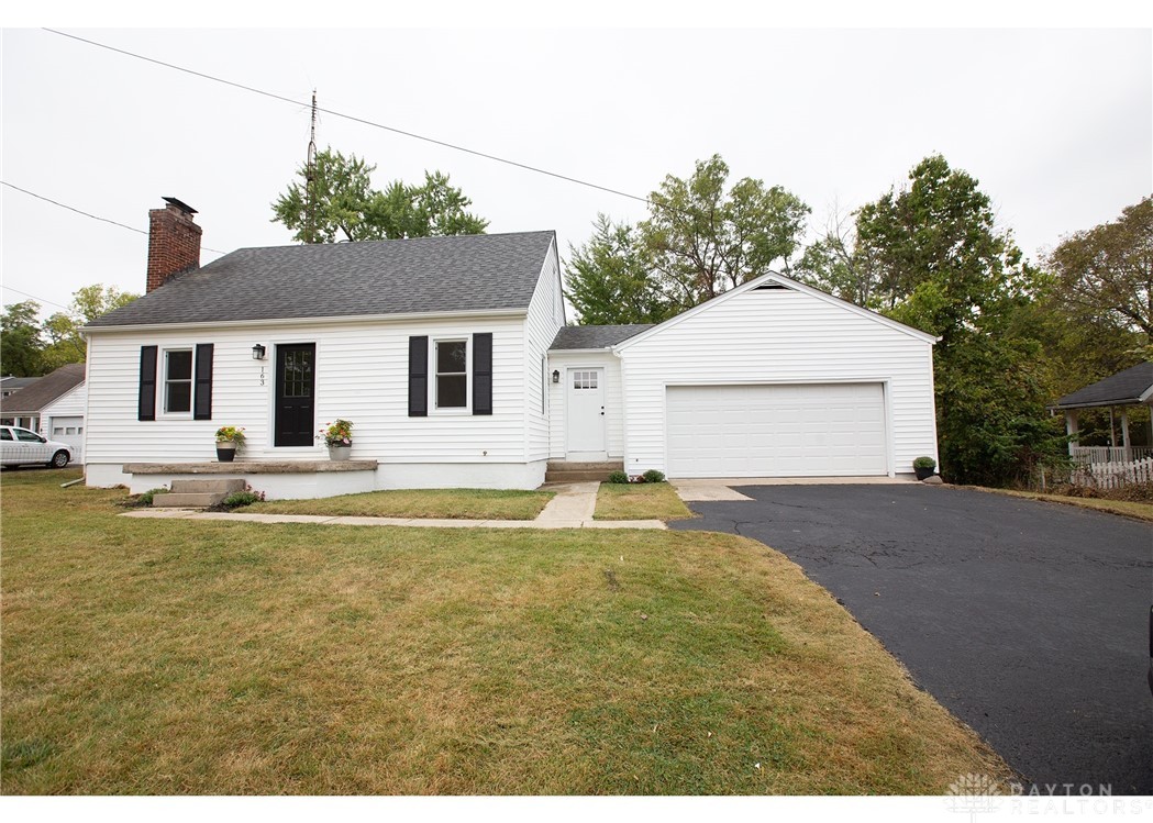 163 Grange Hall Road Beavercreek, OH 45430 - Photo 2 of 39 Freshly sealed driveway!
