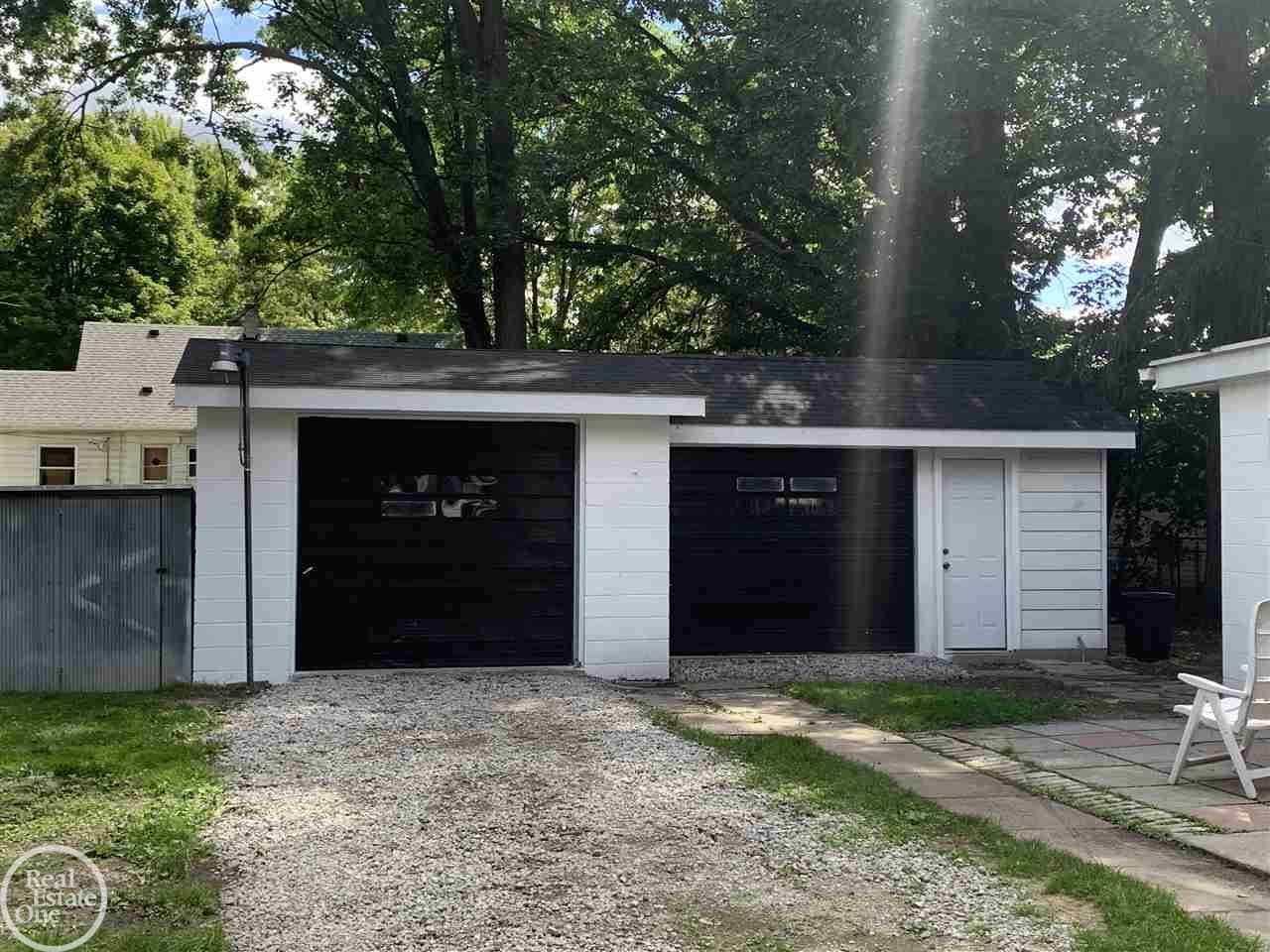13420 Frazho Road Warren, MI 48089 - Photo 3 of 37 50021293-2.JPG
