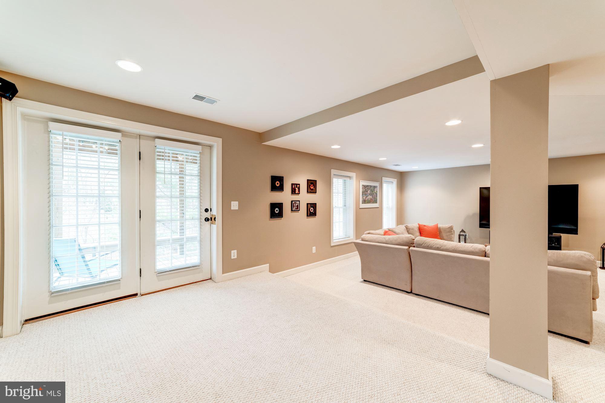 8586 Beatrice Court Springfield, VA 22152 - Photo 46 of 61 Gallery Image 46