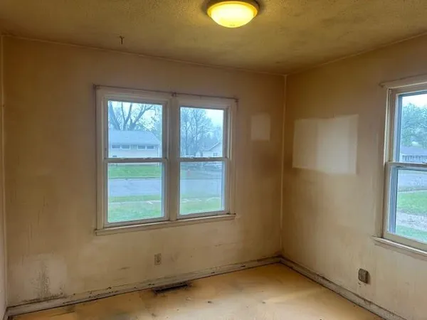 $119,900 | 112 Hollywood Boulevard, Belton, MO 64012