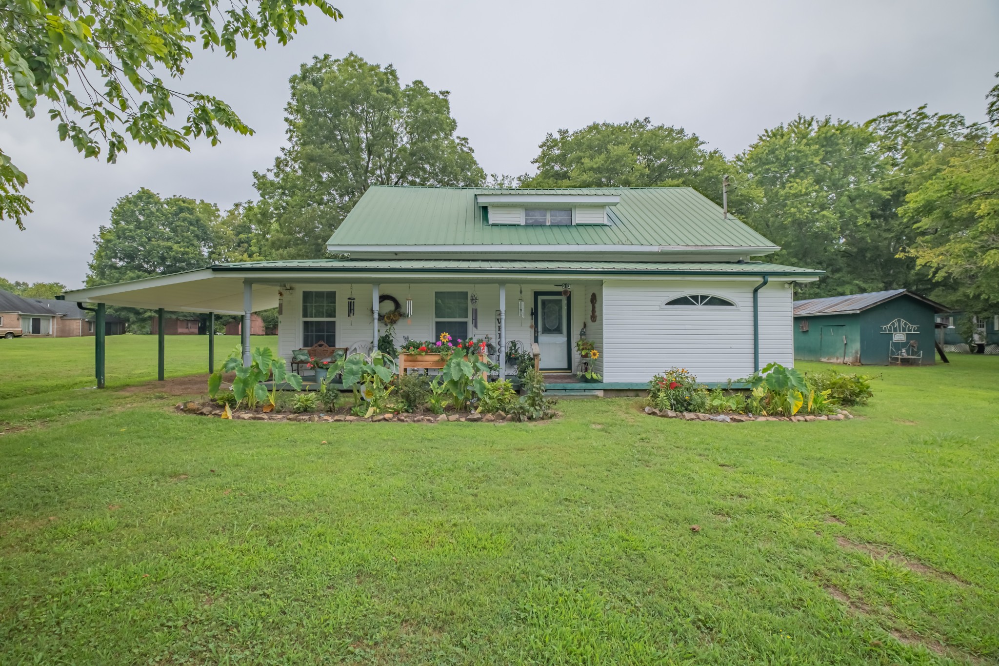 913 Summitville Road Manchester, TN 37355 - Photo 1 of 31