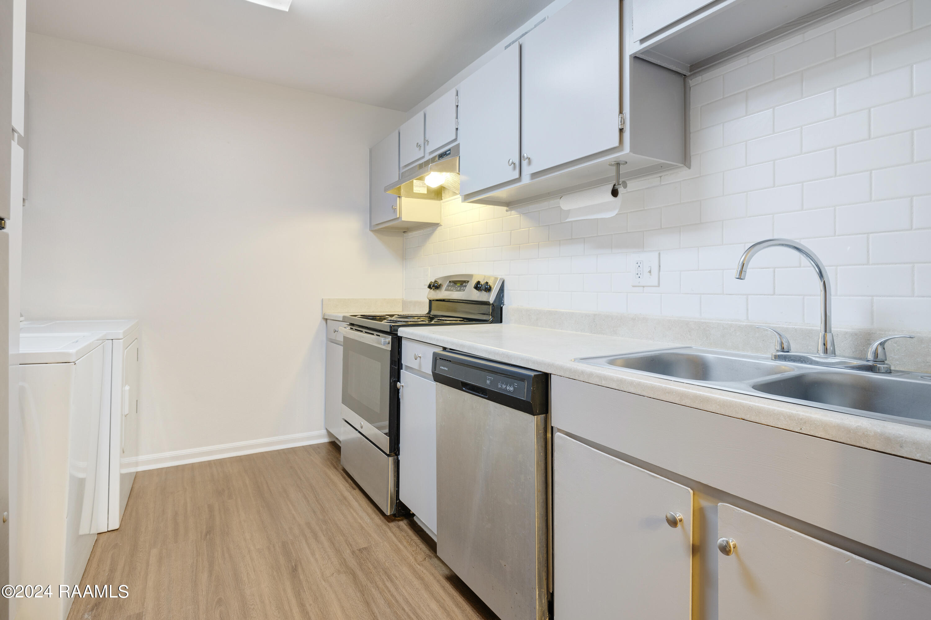 701 South College Road, Unit 314 Lafayette, LA 70503 - Photo 6 of 14 701 S College Dr #314-5