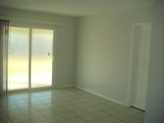 67235 Verona Road Cathedral City, CA 92234 - Photo 8 of 14 a view of an empty room and window