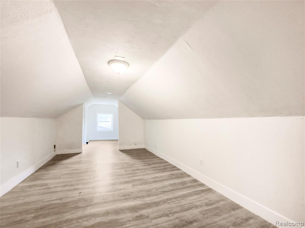 2372 Meadow Street Flushing, MI 48433 - Photo 12 of 17