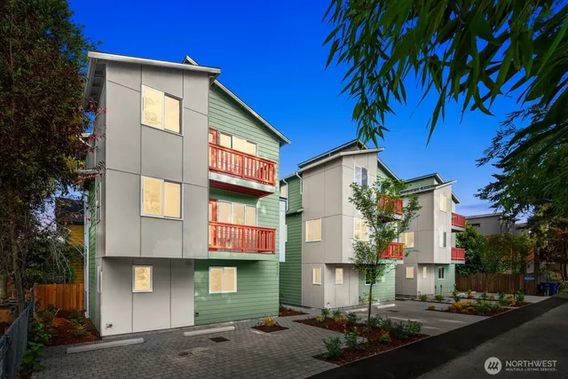 $3,300 | 6423 Ellis Avenue South, Seattle, WA 98108