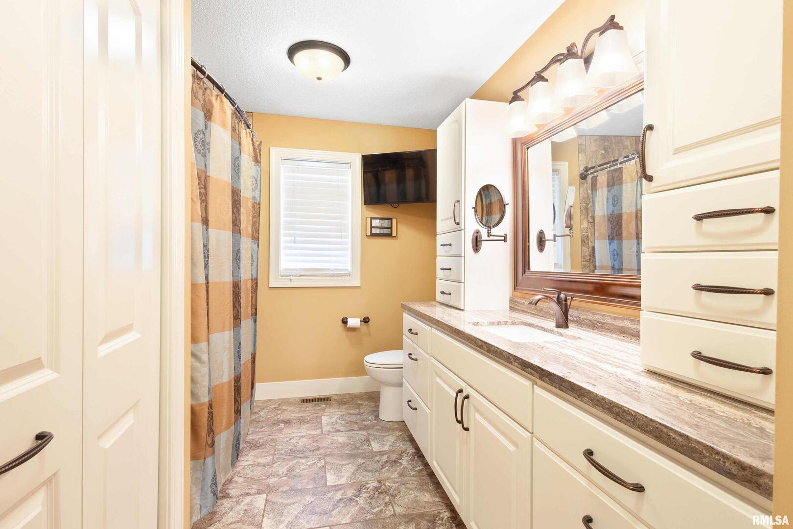 24711 178th Street Pleasant Valley, IA 52767 - Photo 26 of 55