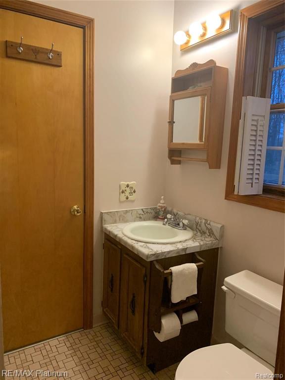 8195 North Latson Road Howell, MI 48855 - Photo 17 of 30