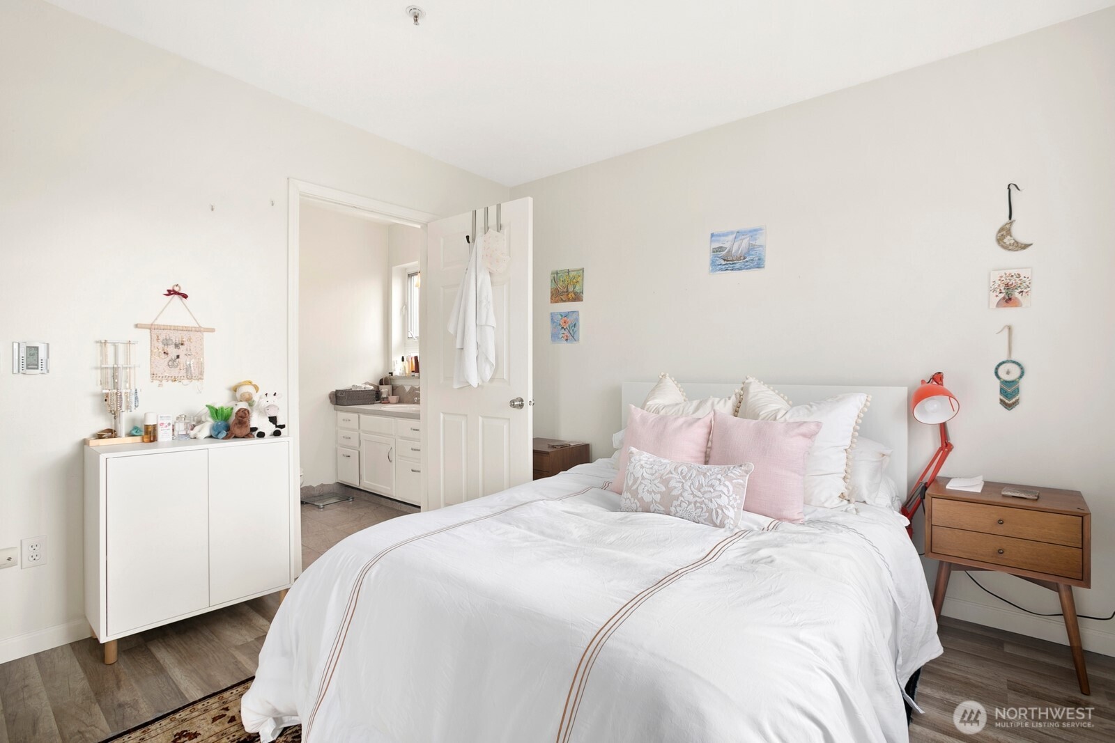 2117 North 107th Street, Unit 402 Seattle, WA 98133 - Photo 14 of 27