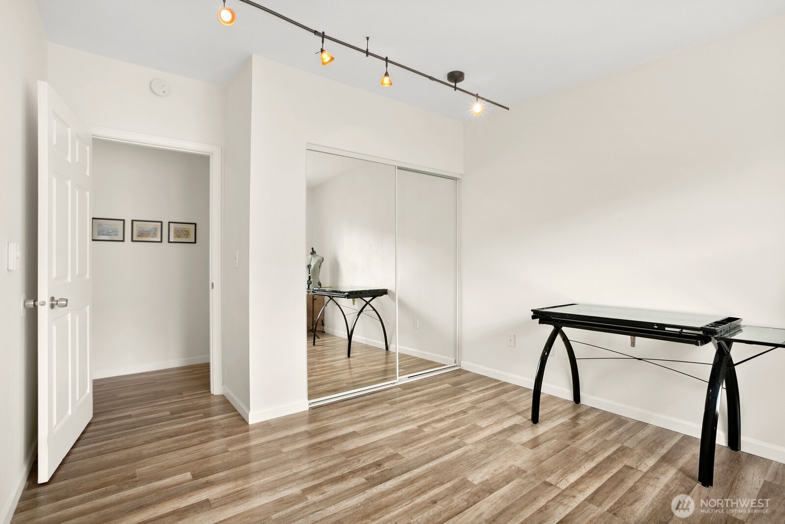 2117 North 107th Street, Unit 402 Seattle, WA 98133 - Photo 16 of 27