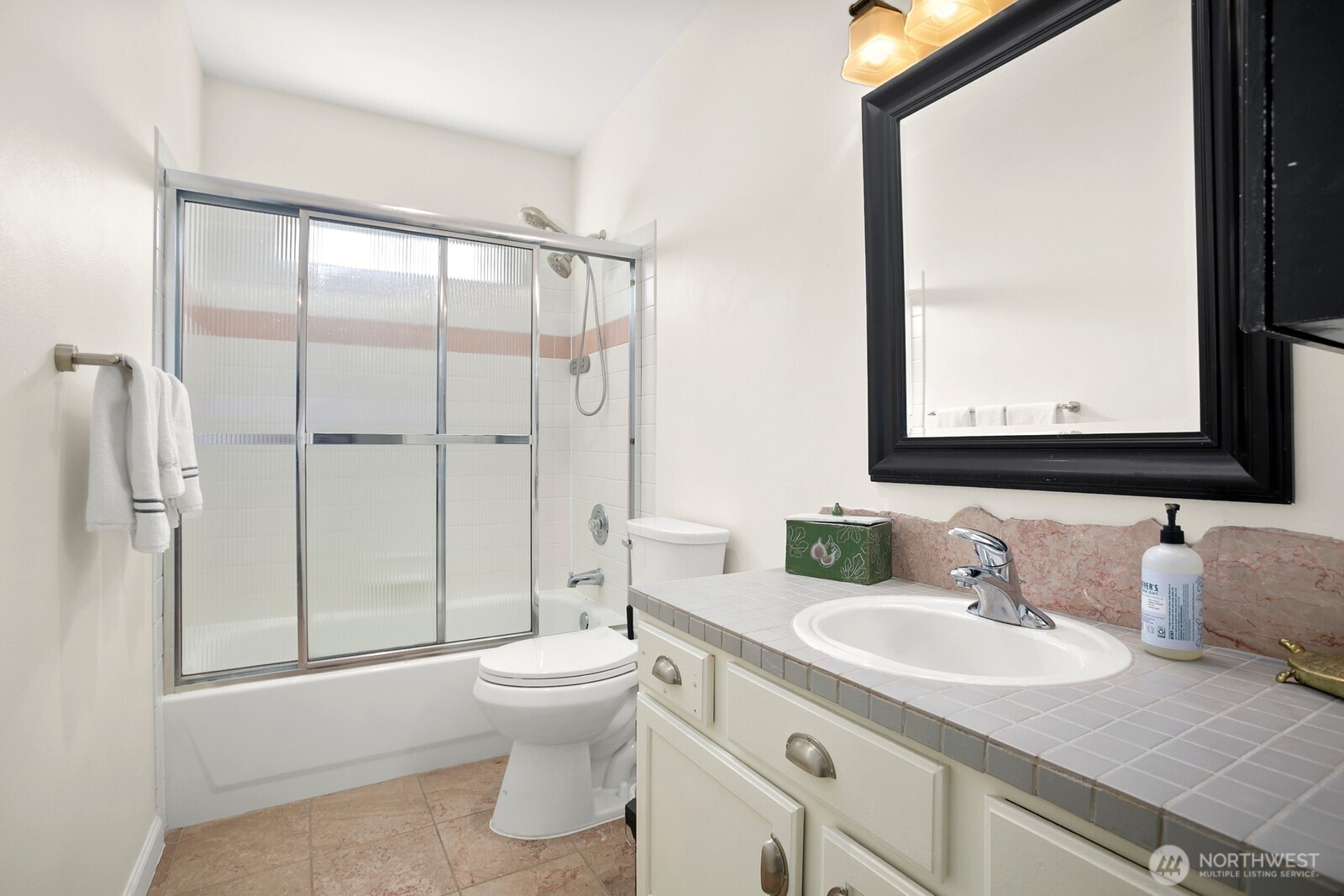 2117 North 107th Street, Unit 402 Seattle, WA 98133 - Photo 17 of 27