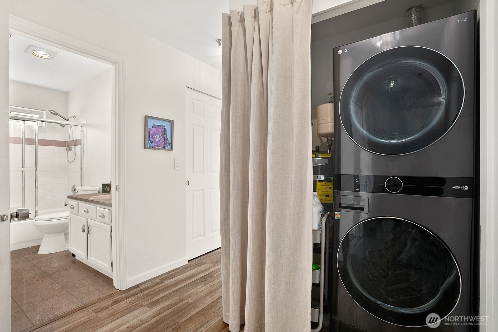 2117 North 107th Street, Unit 402 Seattle, WA 98133 - Photo 20 of 27