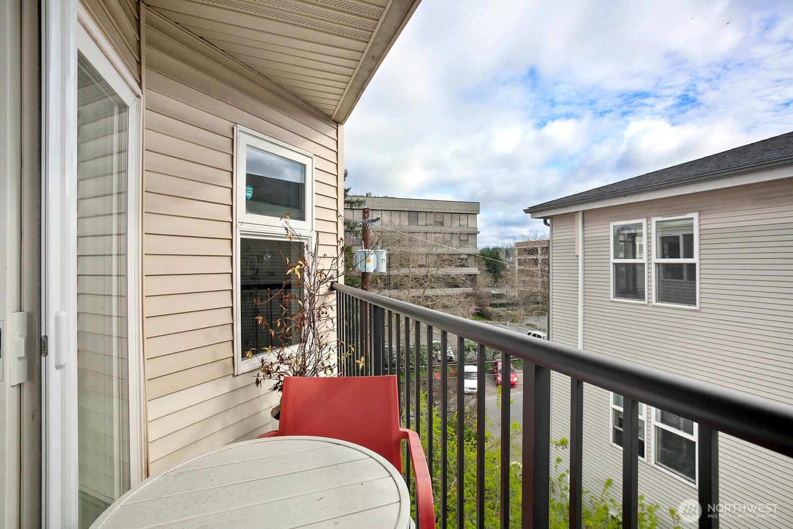 2117 North 107th Street, Unit 402 Seattle, WA 98133 - Photo 21 of 27
