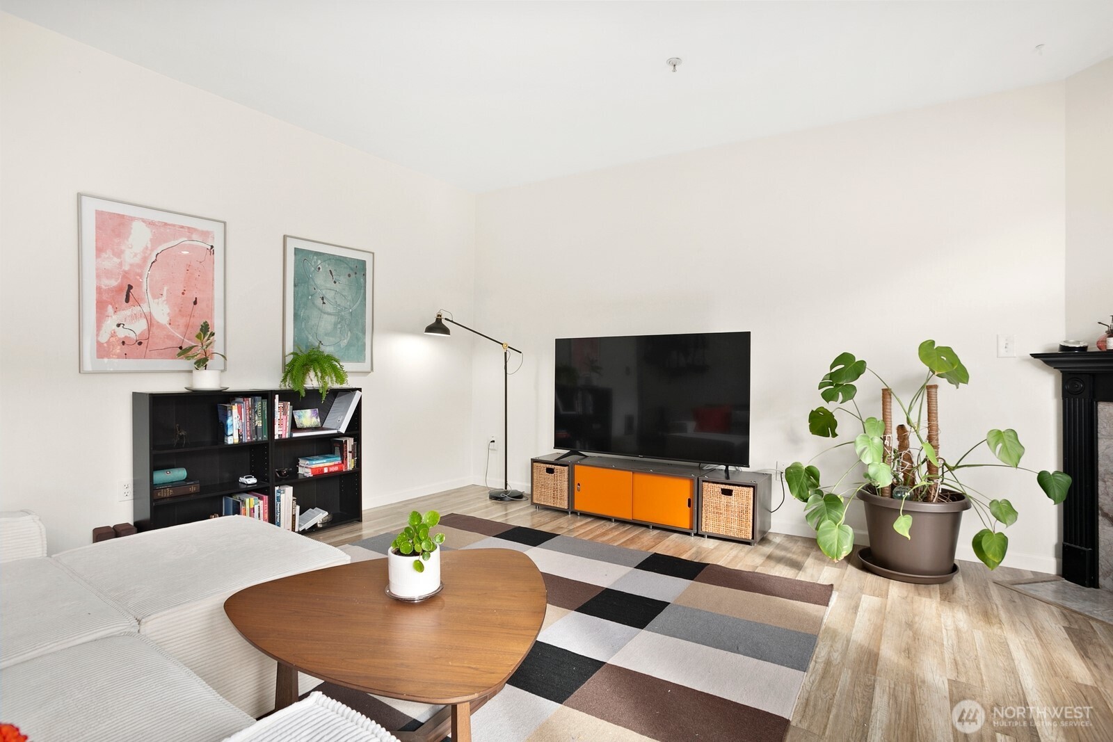 2117 North 107th Street, Unit 402 Seattle, WA 98133 - Photo 3 of 27