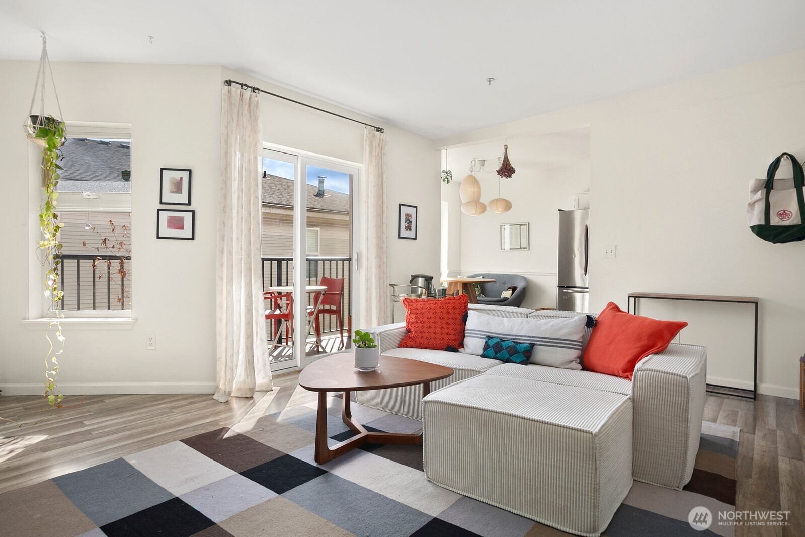 2117 North 107th Street, Unit 402 Seattle, WA 98133 - Photo 4 of 27