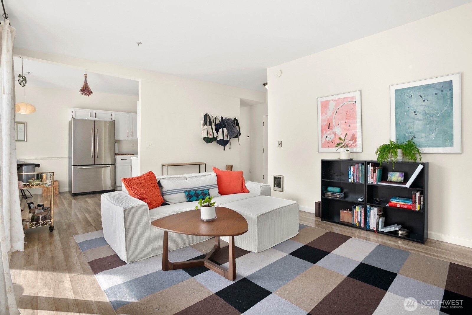 2117 North 107th Street, Unit 402 Seattle, WA 98133 - Photo 5 of 27