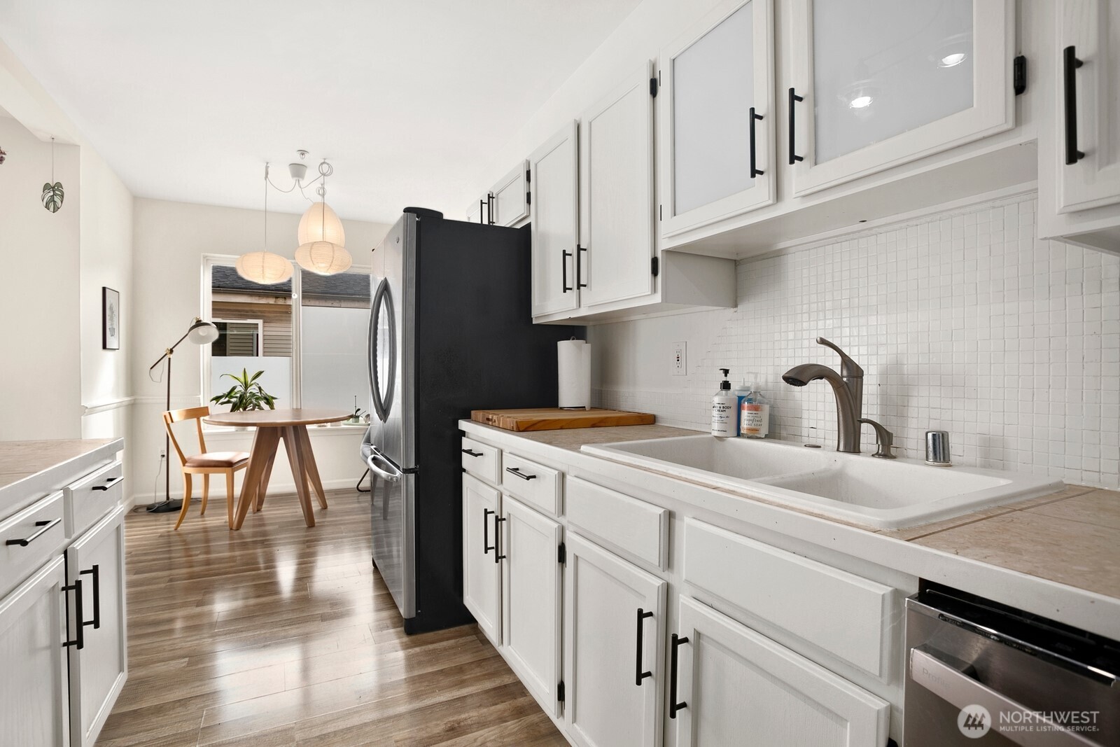2117 North 107th Street, Unit 402 Seattle, WA 98133 - Photo 6 of 27