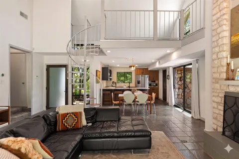 $699,500 | 1702 Deerfield Drive, Austin, TX 78741
