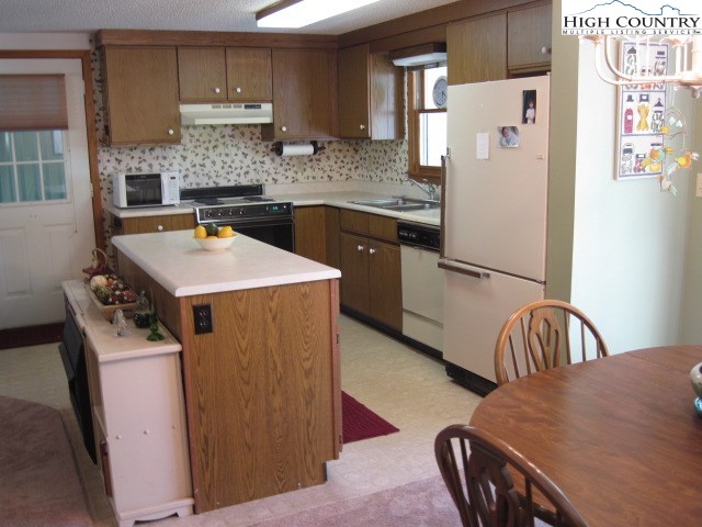 182 Pine Ridge Loop Newland, NC 28657 - Photo 17 of 28 Gallery Image 17