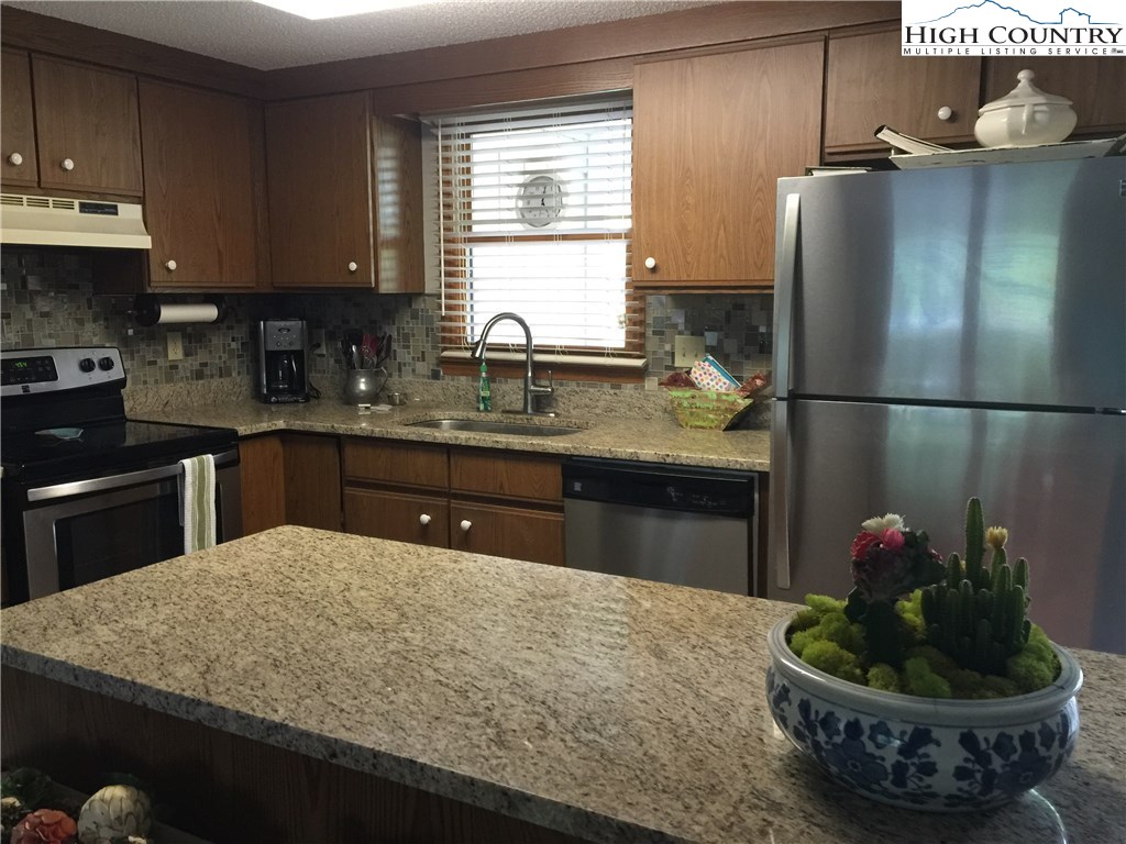 182 Pine Ridge Loop Newland, NC 28657 - Photo 26 of 28 Gallery Image 26