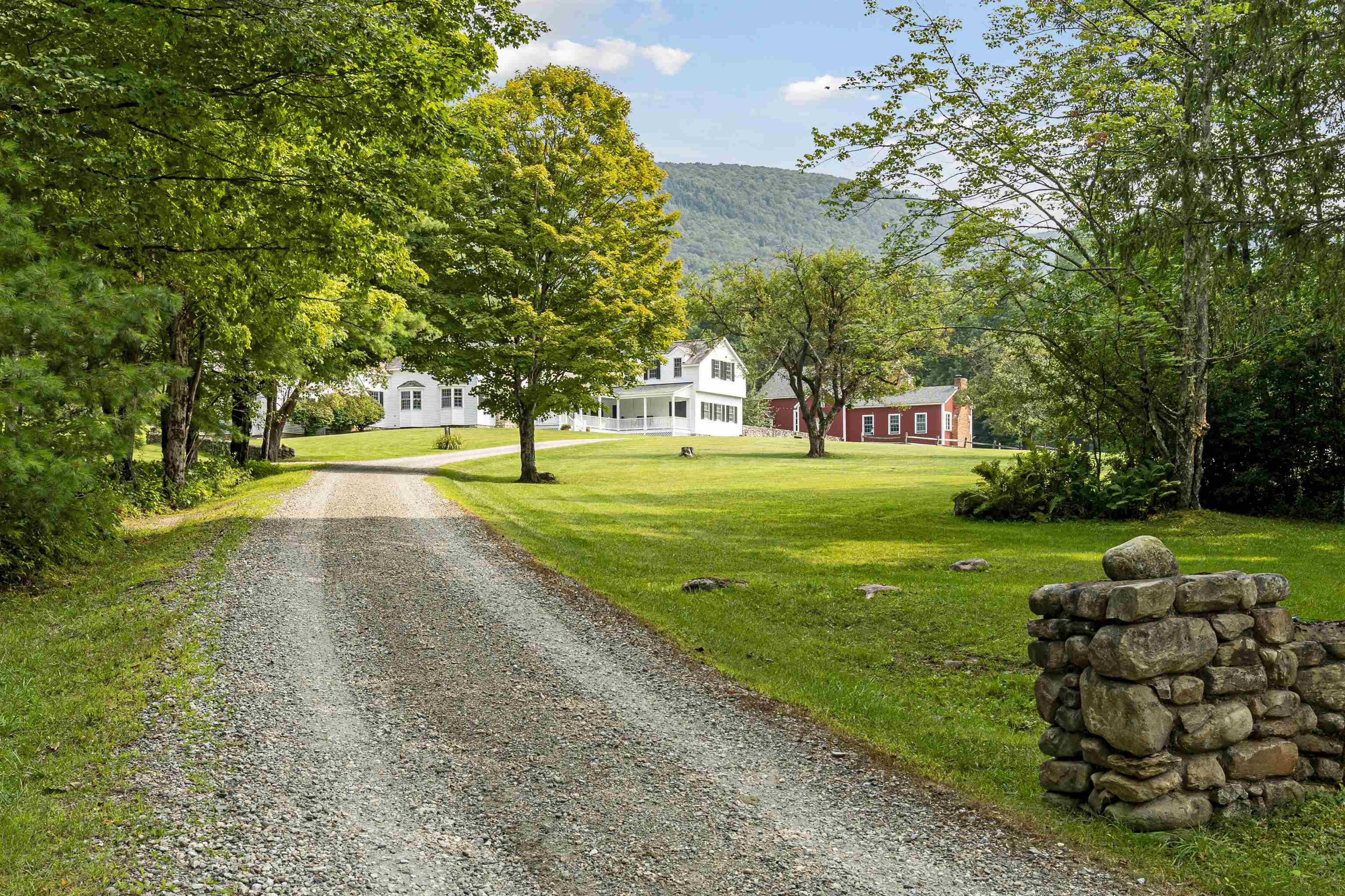 527 Benson Road Manchester, VT 05255 - Photo 8 of 38