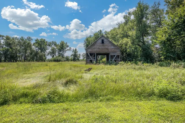 $260,000 | 1742 50th Avenue, Lake Wilson, MN 56151