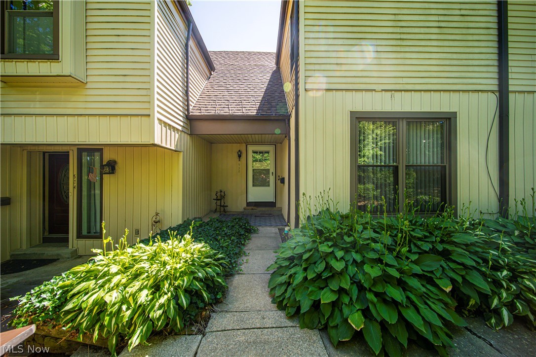 938 Som Center Road Cleveland, OH 44143 - Photo 31 of 35 Gallery Image 31